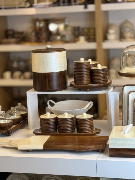 طقم سكريات مع قاعدتهم خشب مصدف ريزن